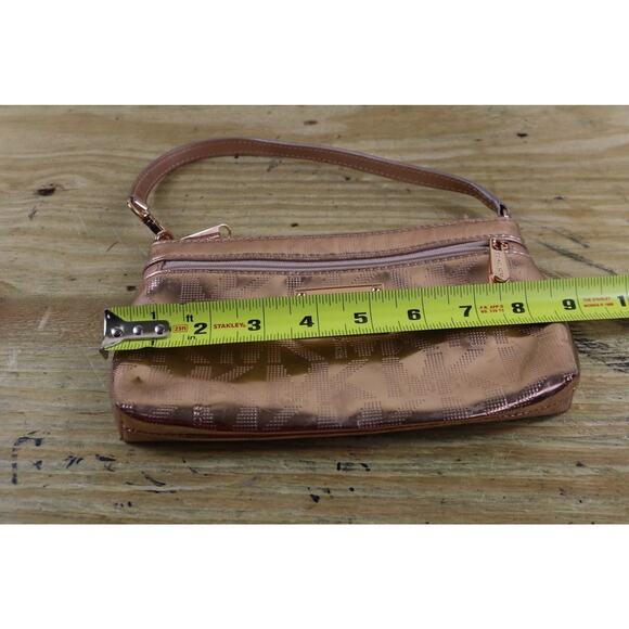 MICHAEL KORS Clutch Wristlet Rose Gold Monogram Logo Mirror Metallic Zip - Picture 14 of 14